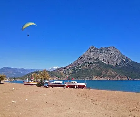 Paradise Cafe And Restaurant Szálloda *